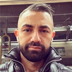 Meet your Posher, Izzy